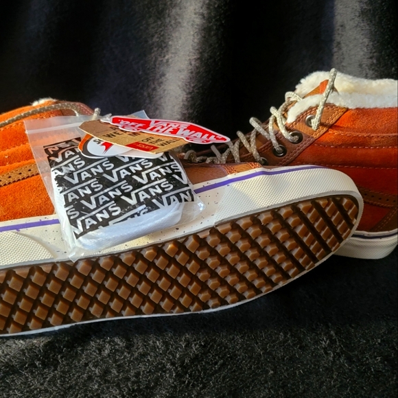 Shoes - Picture 3 of 7